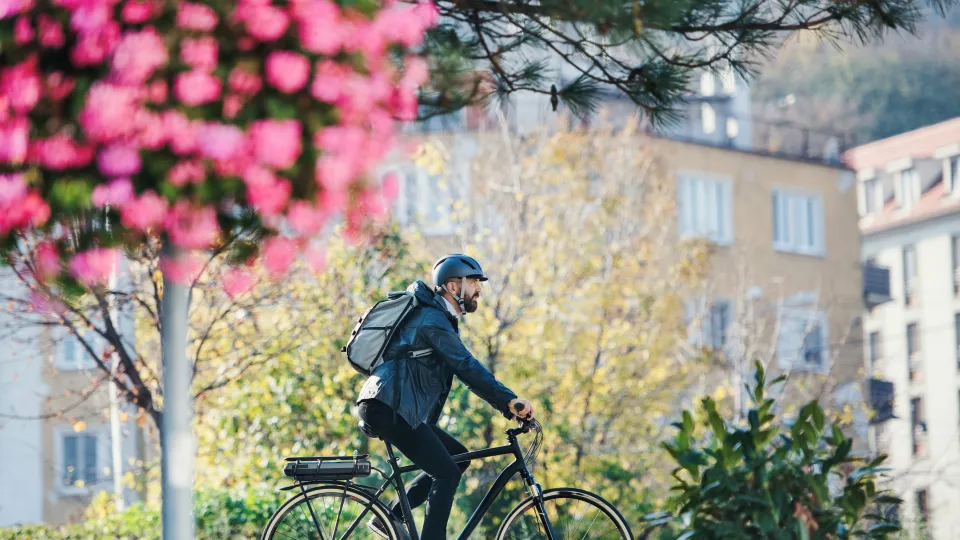 Hållbar pendling till jobbet. Bild.