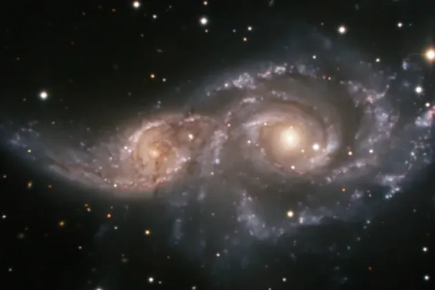 Galaxer som närmar sig varandra.