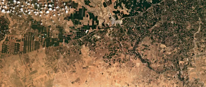 Satellitbild över landområde.
